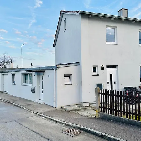 Apartment Daniel - Stilvolle Wohnung Mit Veranda Fuer 4 Personen Stadtbergen Exterior photo